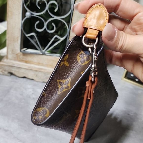 ❤️TRADED❤️Louis Vuitton Monogram Pochette/ wristlet. - Picture 16 of 16